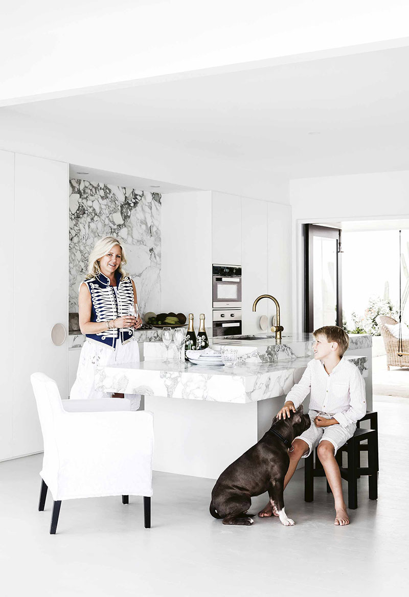 悉尼海滩大型家庭白色新年宅-4