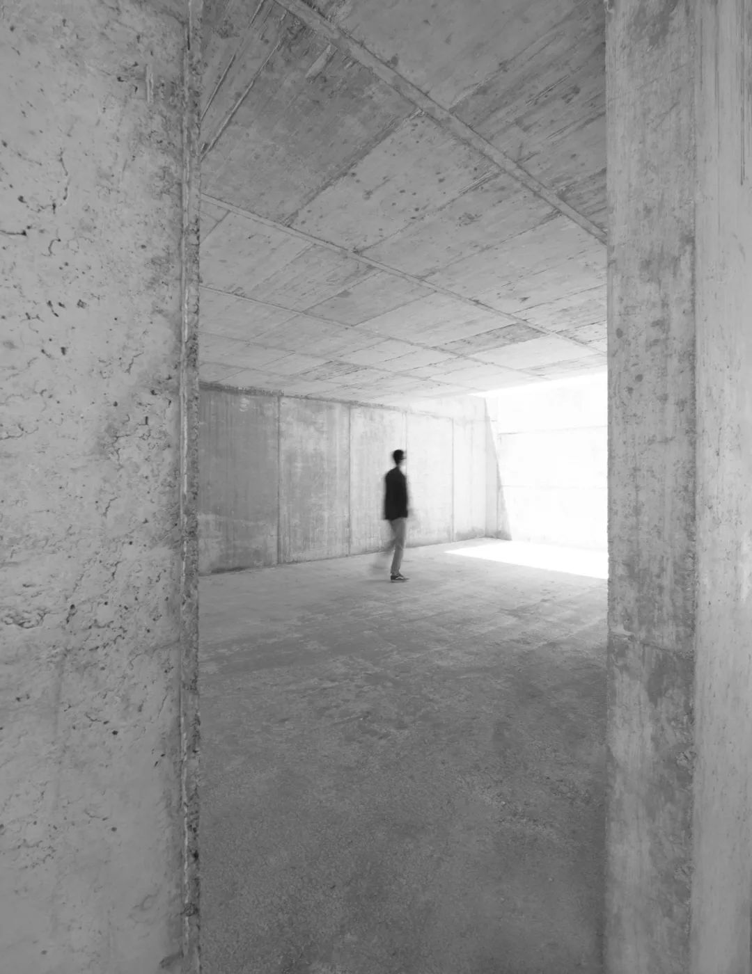 西班牙巴伦西亚“寂静之屋” | 半埋入式极简美学-58