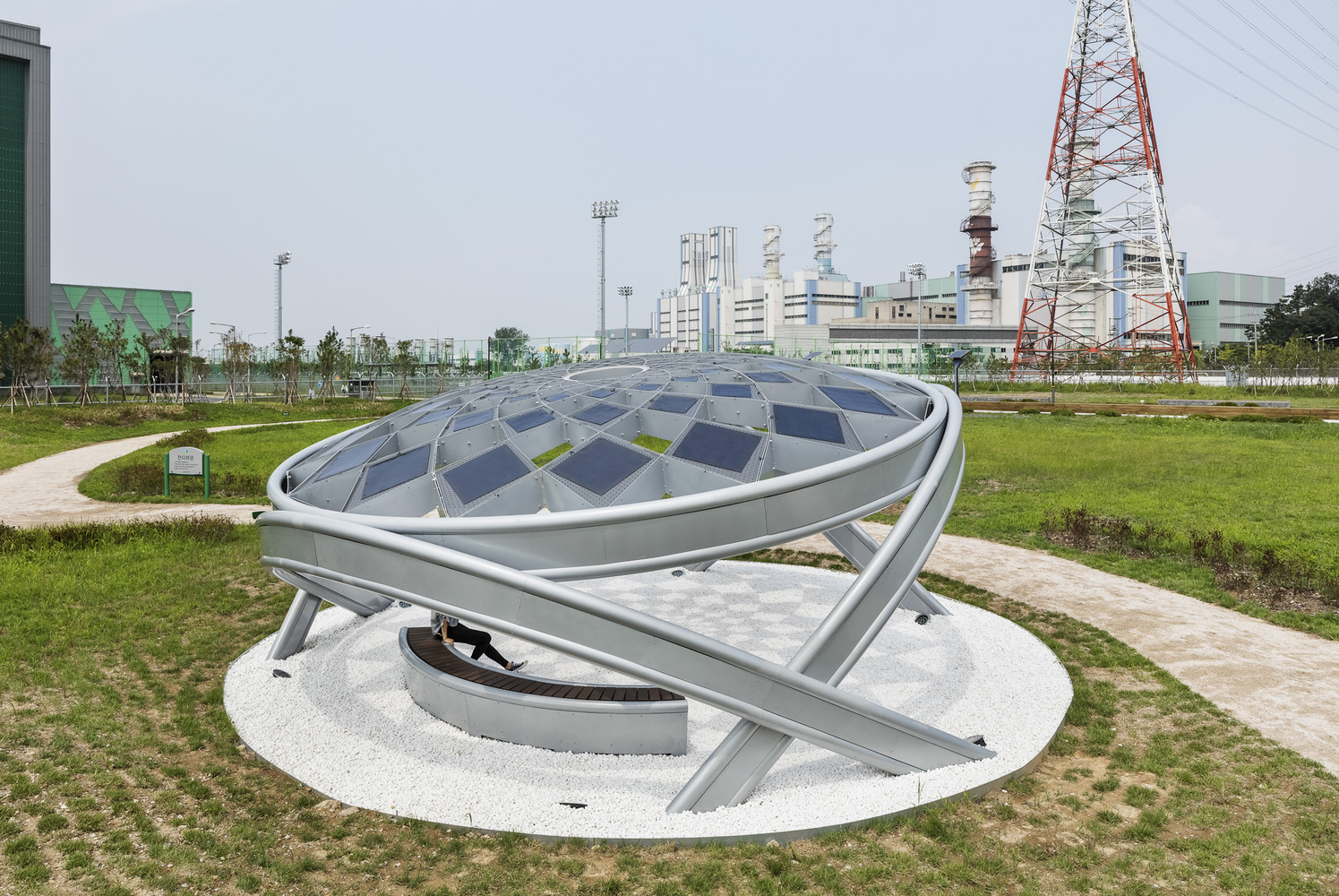 太阳能松果雕塑花园-31