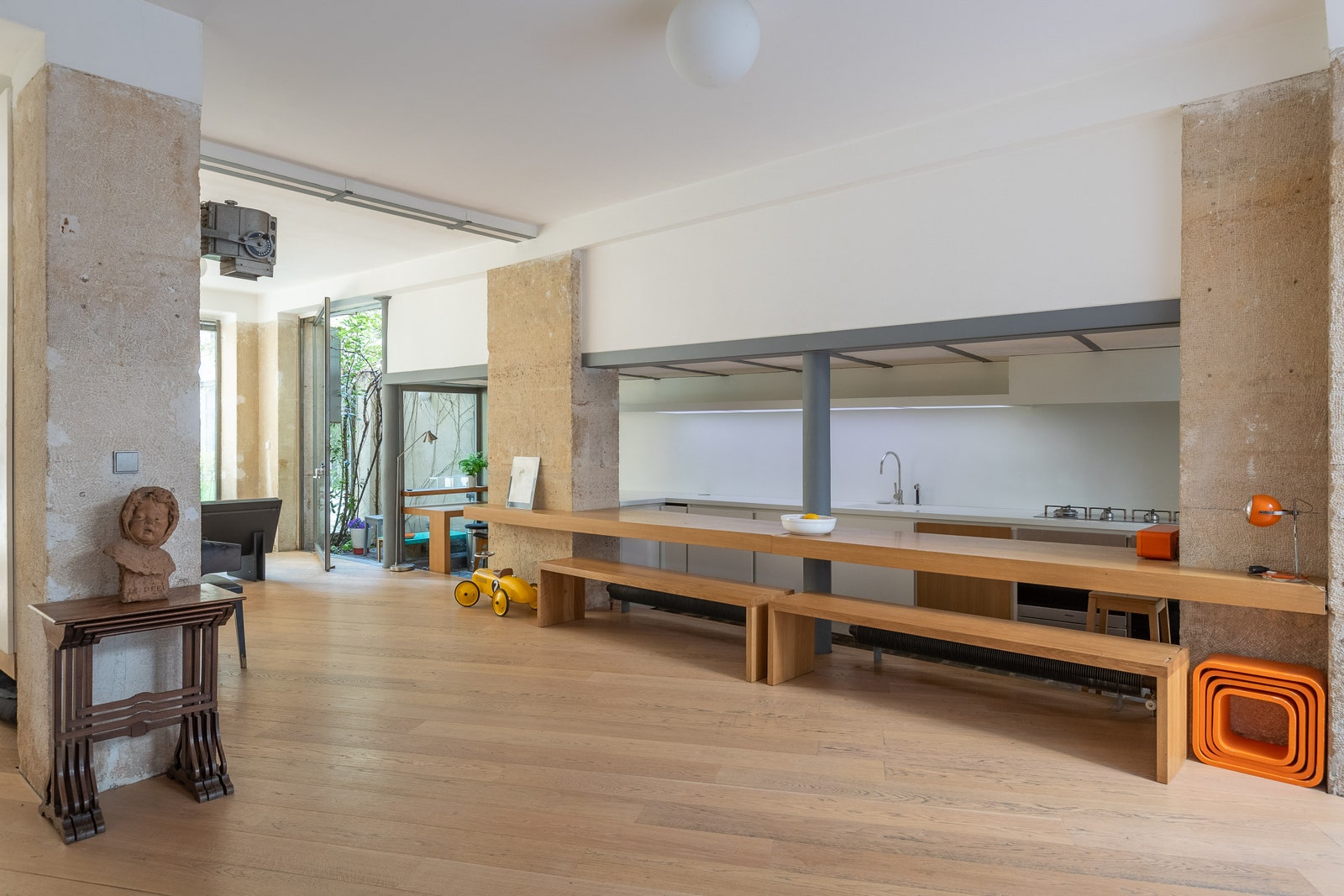 巴黎圣马丁运河旁,Jean Nouvel 设计的 144 平米 loft 公寓出售-7