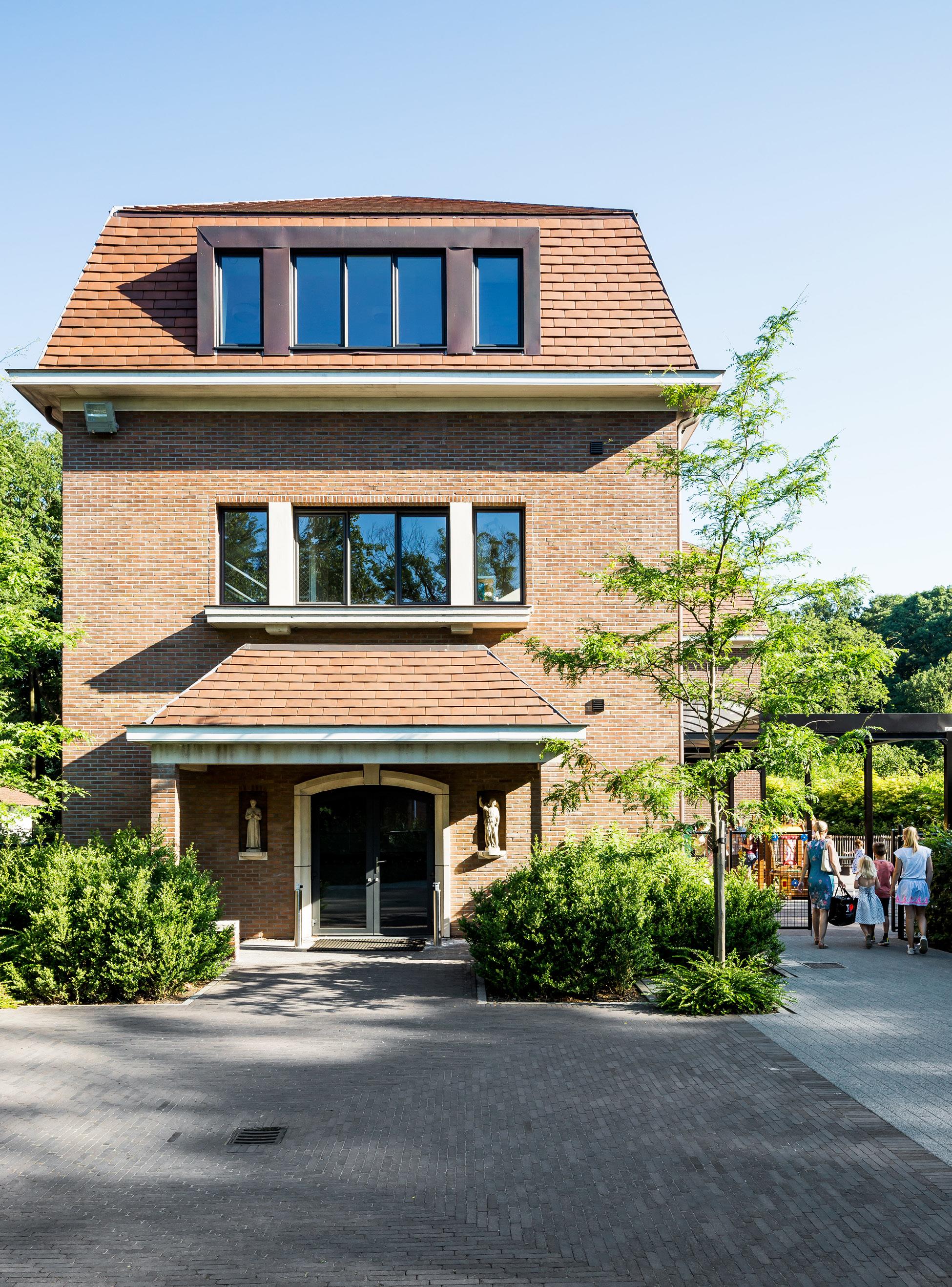 Kleuterschool St. Jan Berchmanscollege /  AIDarchitecten-12