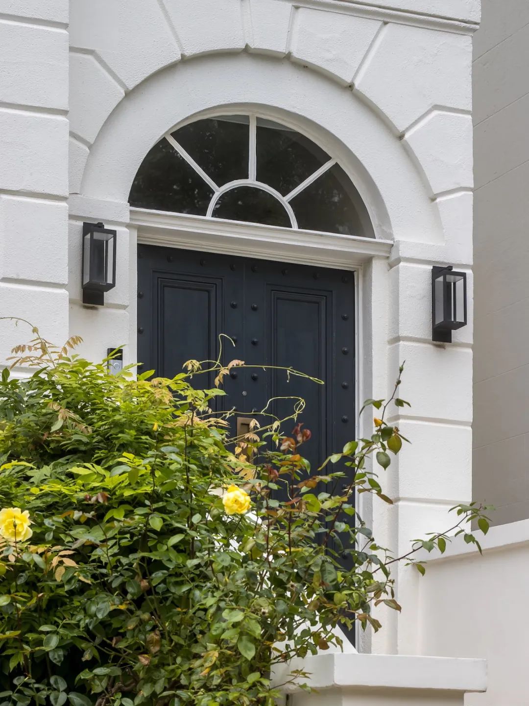 Nathalie Deboel 的温暖极简主义 | 比利时自然的室内设计美学-12