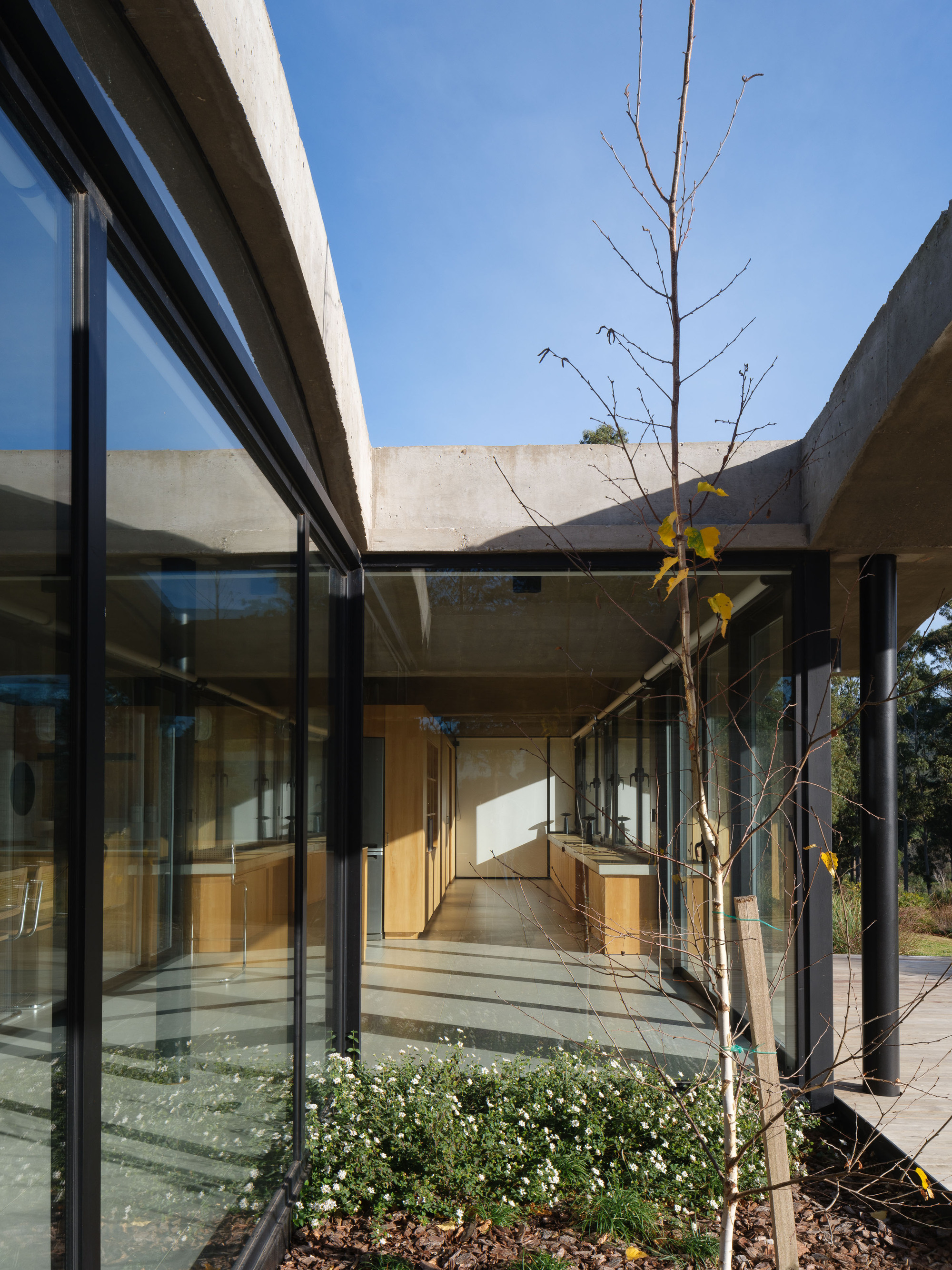 咬一口餐厅(假设Bite House是一家餐饮场所,House常见可表示店、馆等,Bite有咬的意思,组合起来可以理解成咬一口餐厅 ,如果有具体背景信息,可根据实际情况调整) 丨阿根廷丨BIOMA-26