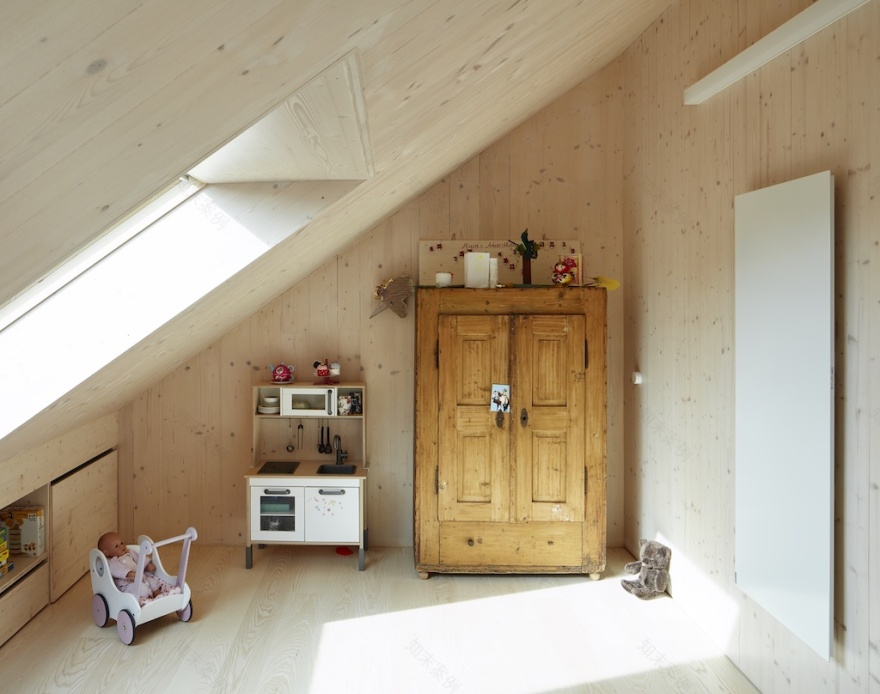 柏林住宅区屋顶扩建公寓-10