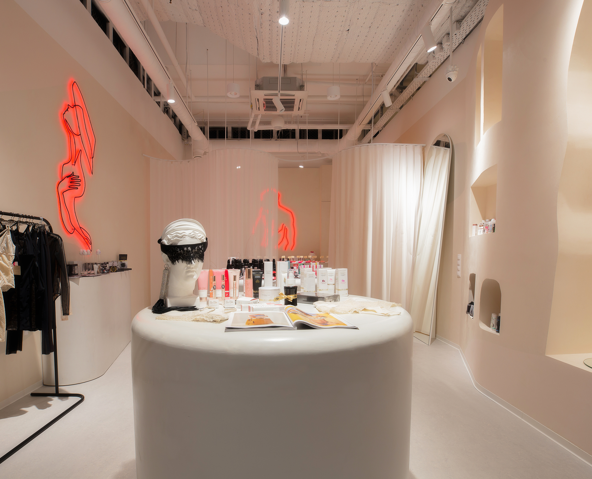 莫斯科首家精品成人店,颠覆传统设计-12