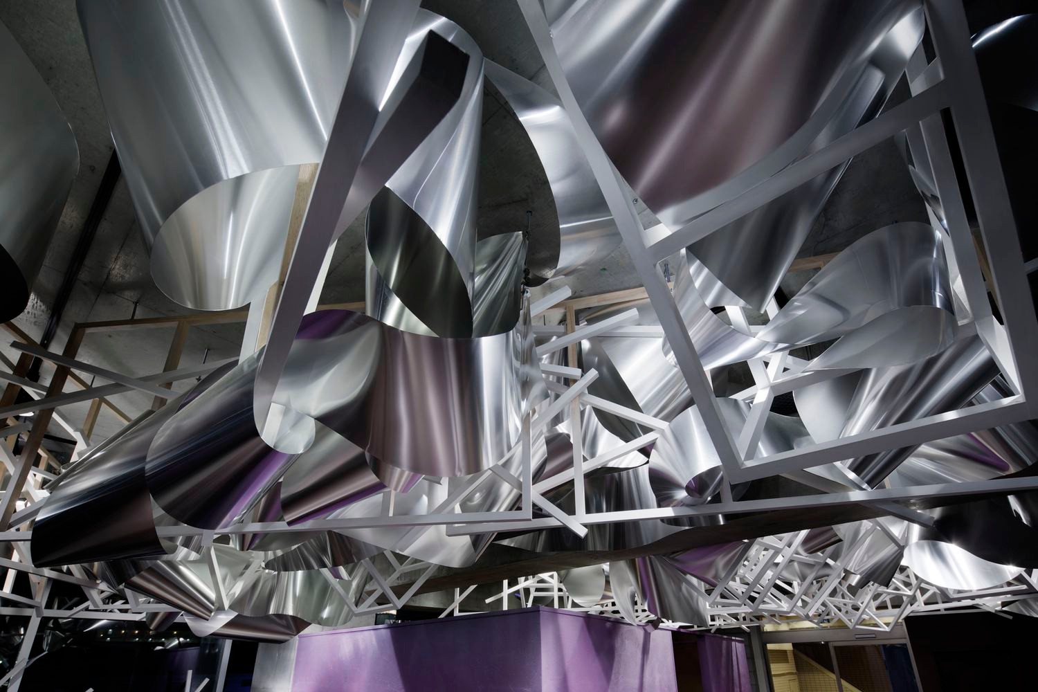 日本东京美容院：流动的金属波发线-28