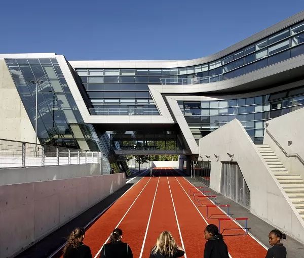 伦敦 ARK 伊芙琳·格雷斯学院——融入社区的共享教育空间-15