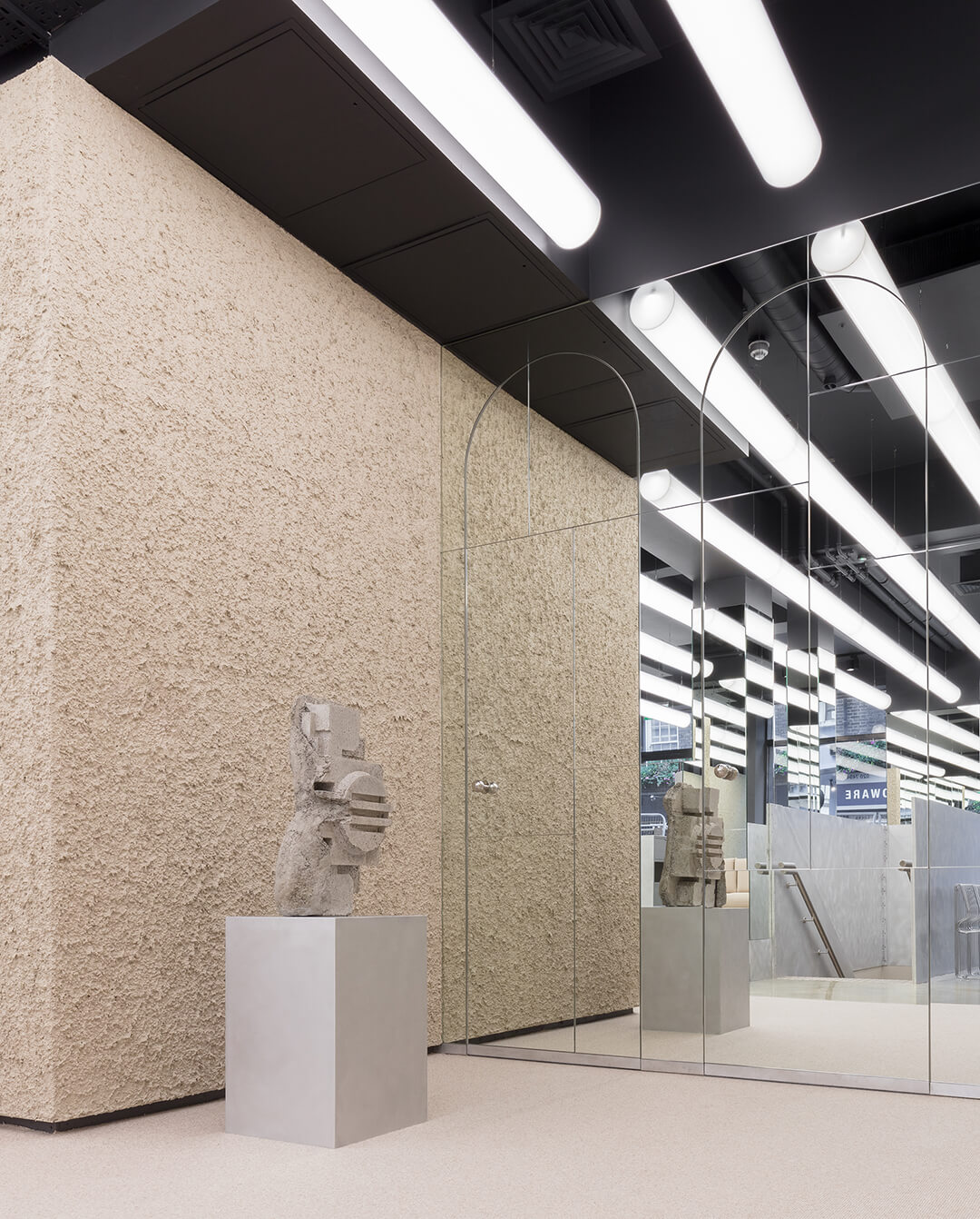 伦敦 Eytys 店铺 | 现代斯堪的纳维亚风混搭米亚克现实主义-5