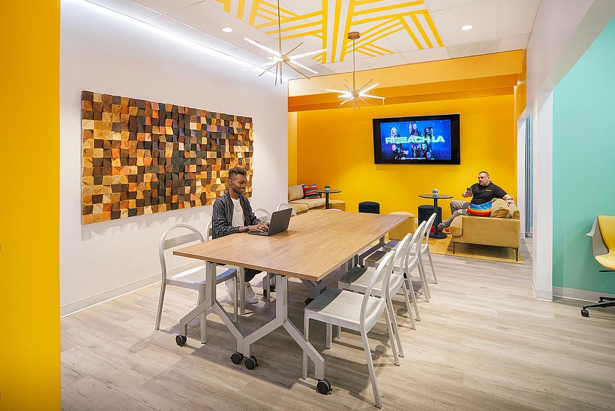 洛杉矶 Gensler 助力 REACH LA 打造多彩 LGBTQ+社区空间-2