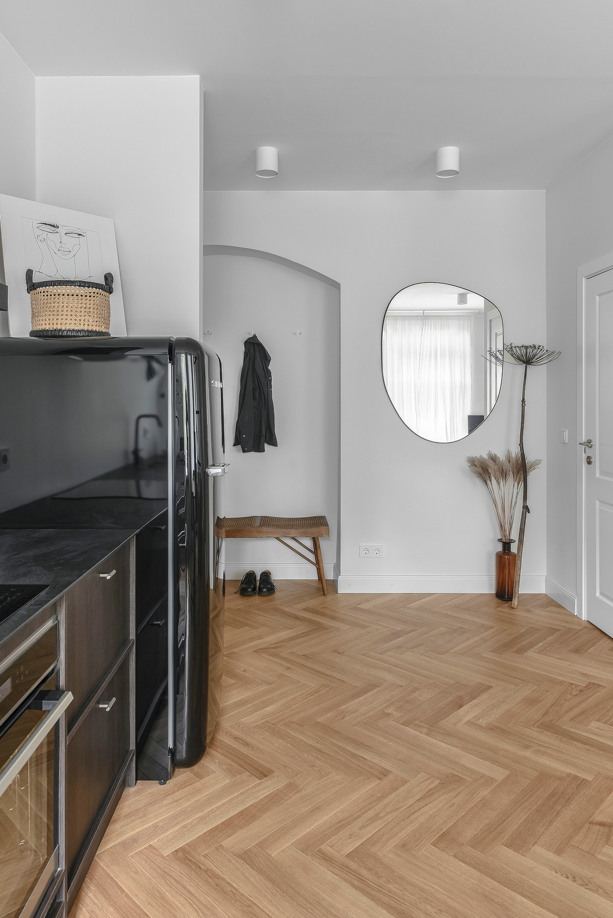 白色低调优雅公寓设计-4