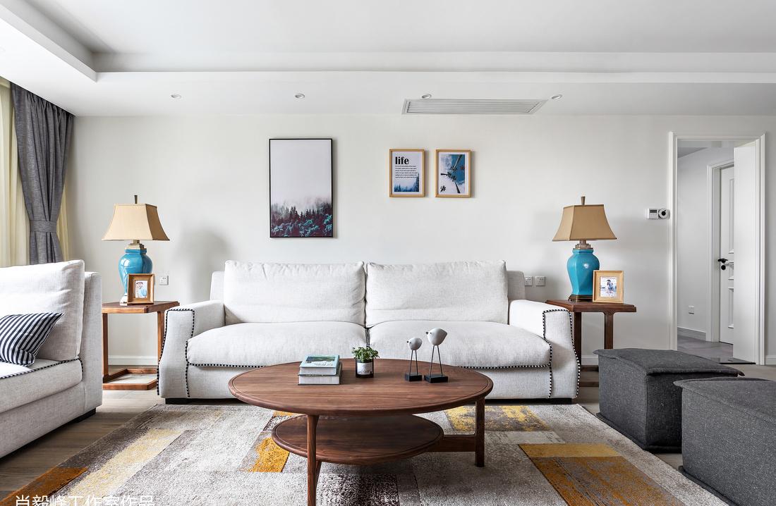 温馨北欧风,家庭娱乐室与工作区的完美融合-1