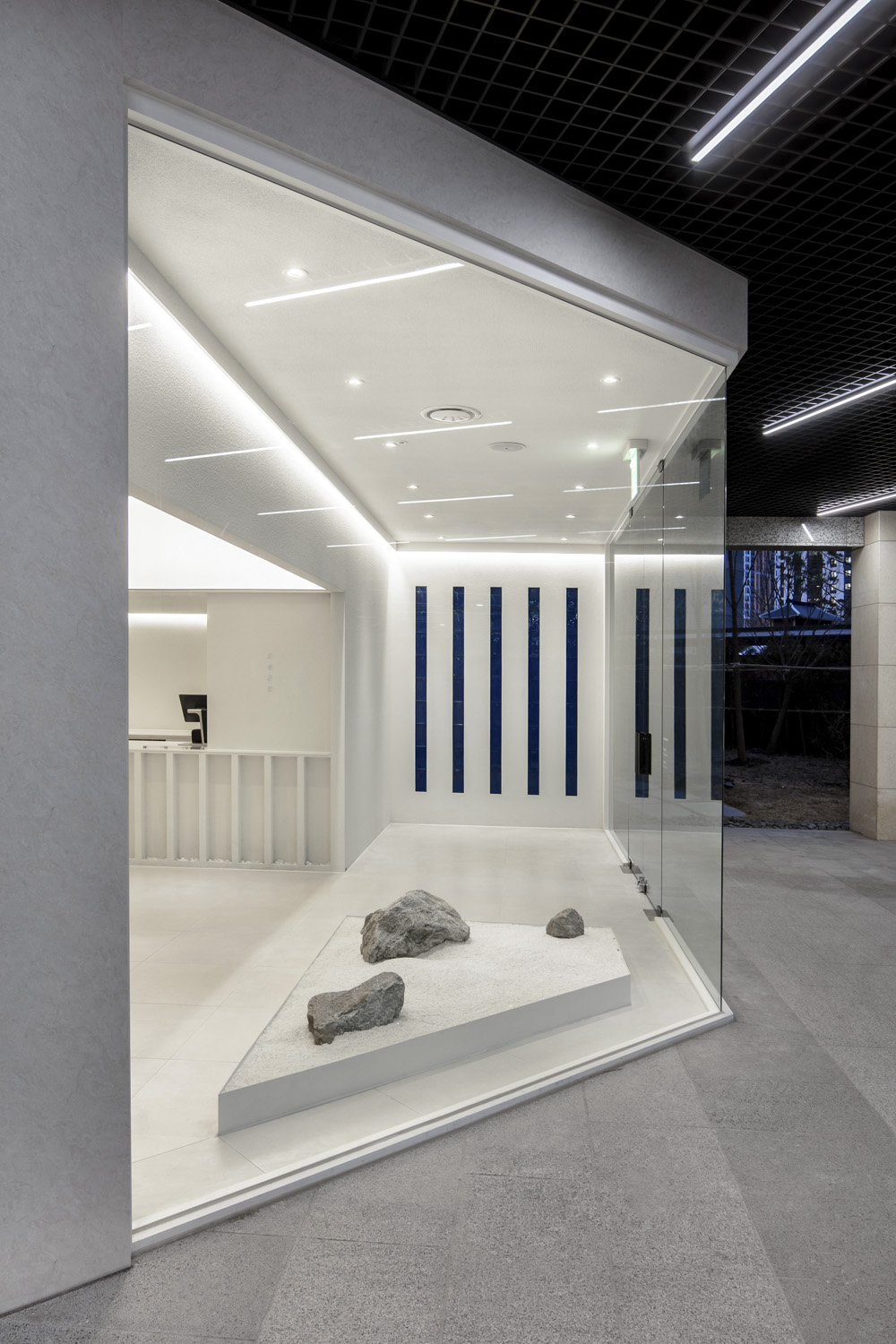 韩国南阳洲 24 平米小户型，极简黑白风迷你家具设计-20