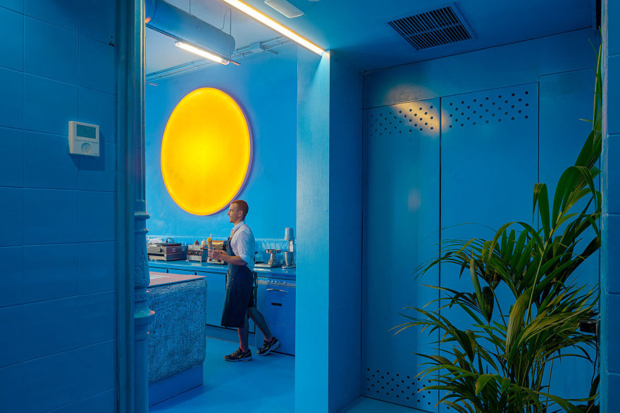 马德里蓝色 Brando 冰激凌店 | 色彩与空间的完美融合-19