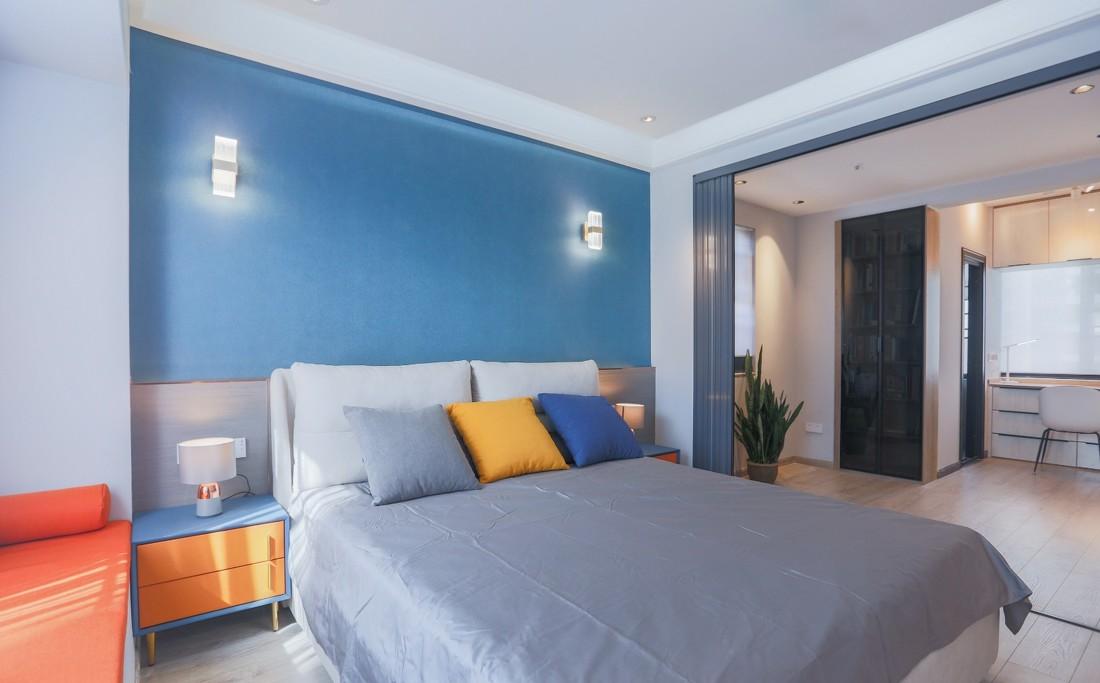 原木灰的现代艺术之家-23