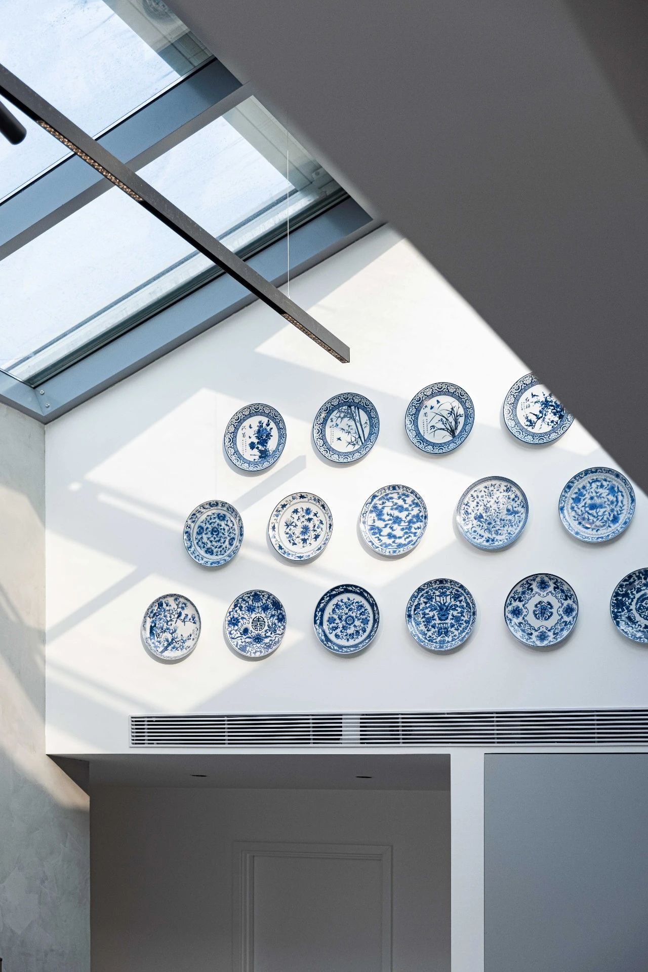 青花瓷中式与现代风格的碰撞大平层丨中国北京丨艾德诺特（北京）设计顾问有限公司-0