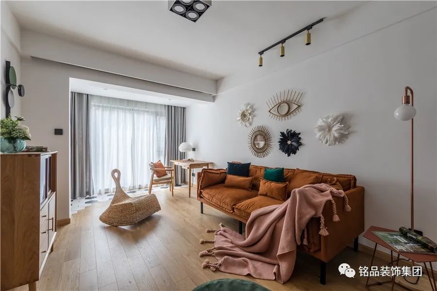 85㎡北欧风旧房改造,原木与乳胶漆的完美融合-11