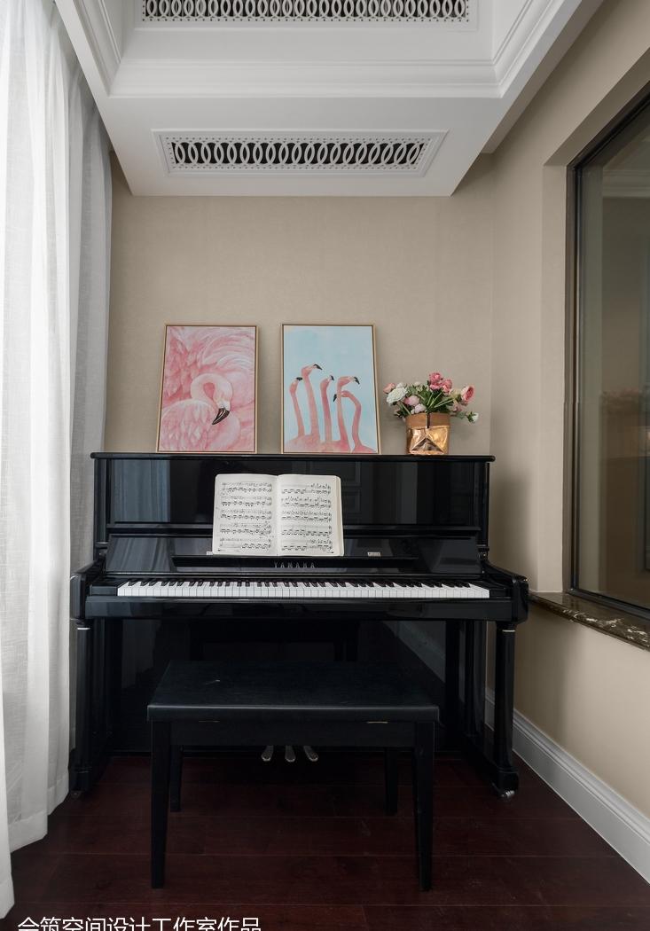 轻奢生活空间,金属质感与色彩的完美融合-28