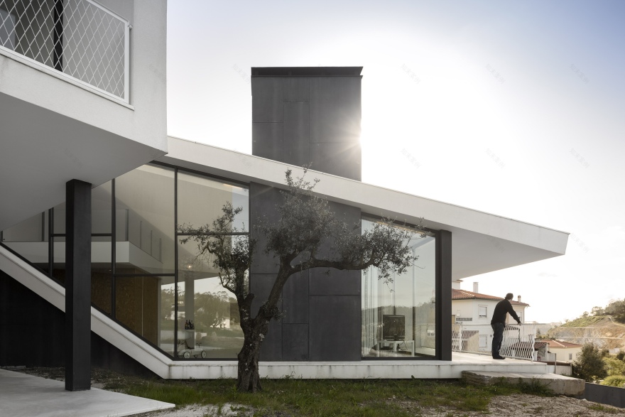 葡萄牙 Vidigal 住宅 | 几何线条与自然光线的完美融合-19