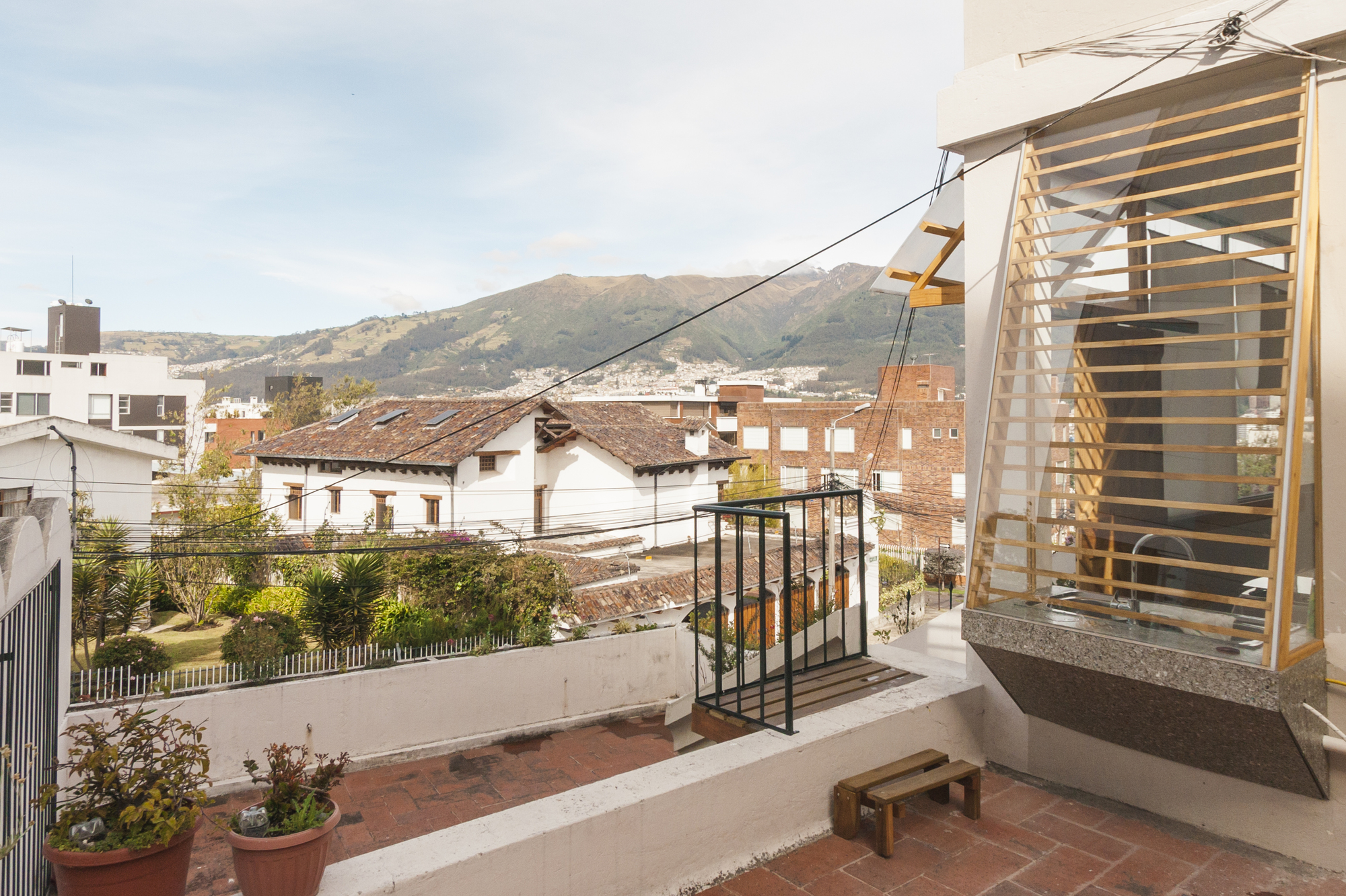 House in a Corridor / ESEcolectivo Arquitectos-24