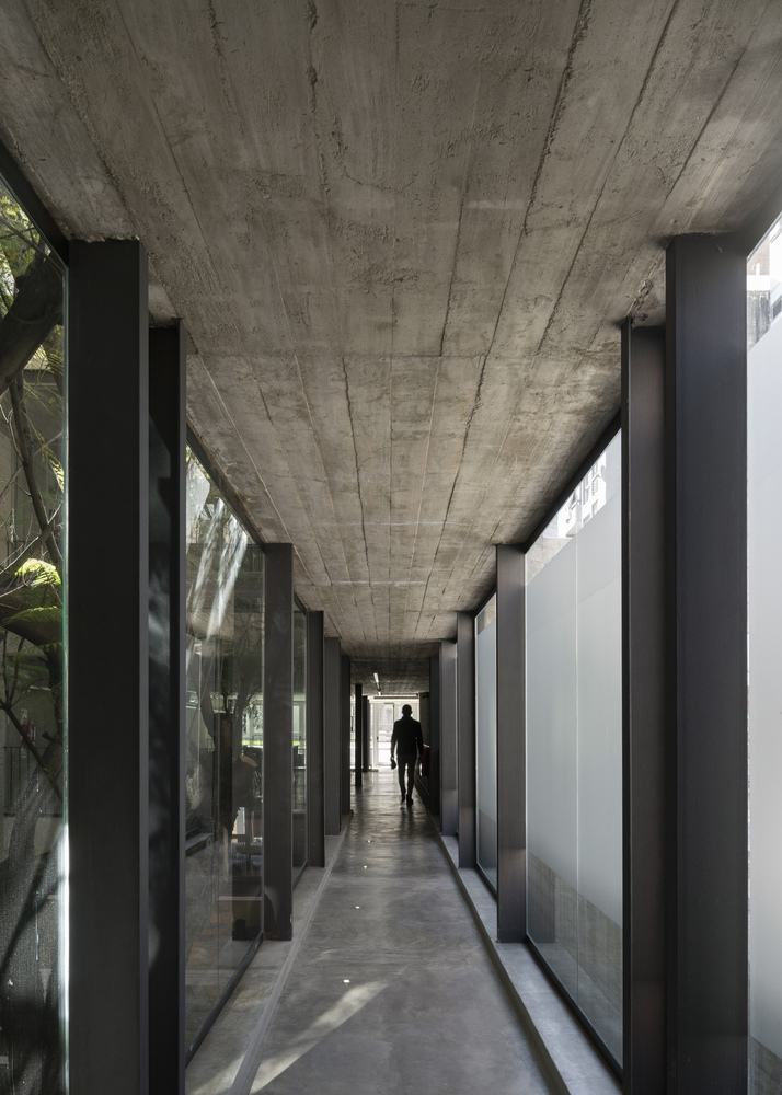 阿根廷建筑师协会总部 · 混凝土与绿意的共生-74