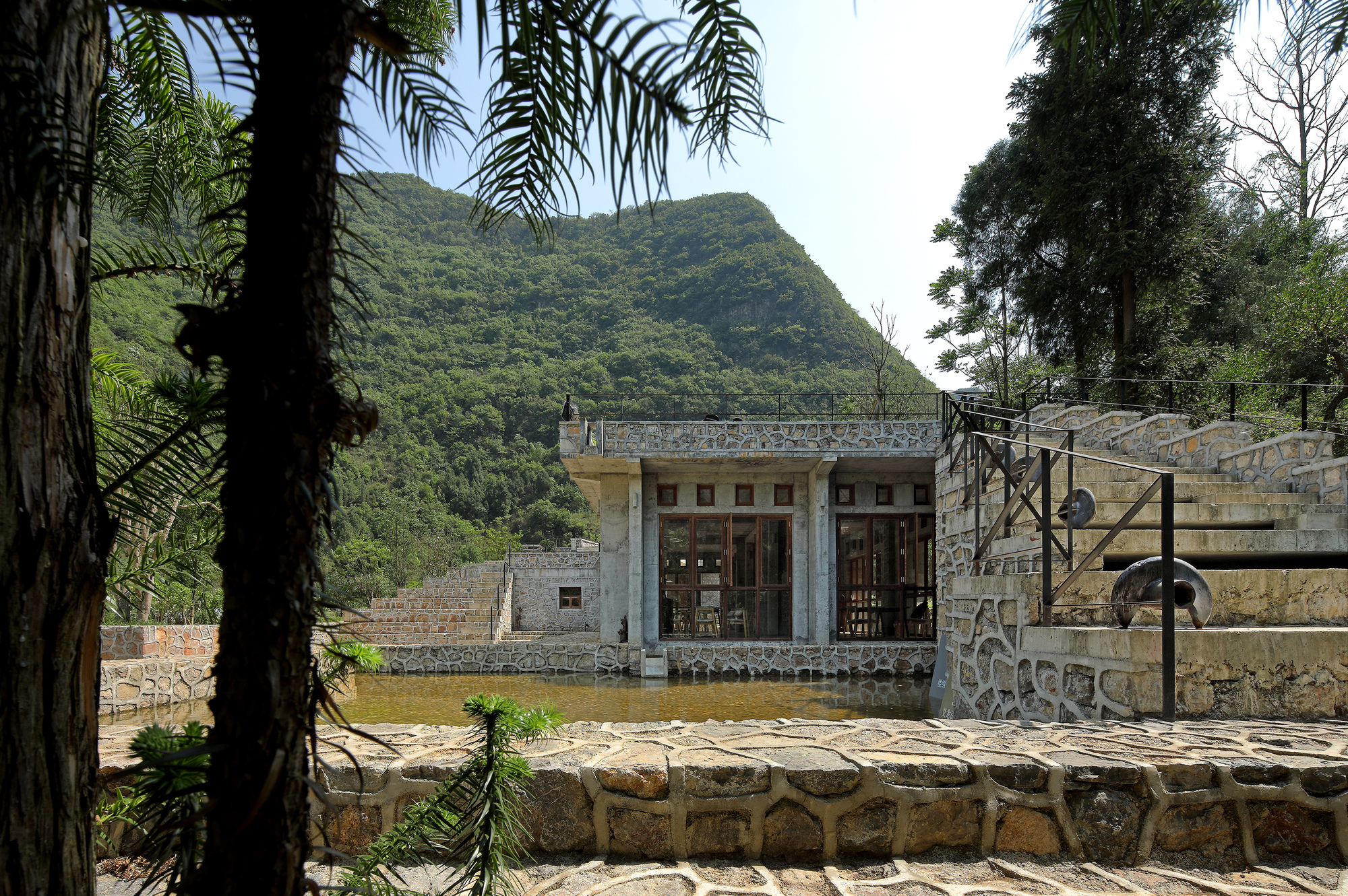 Camping Service Center in Louna / Atelier Li Xinggang-38