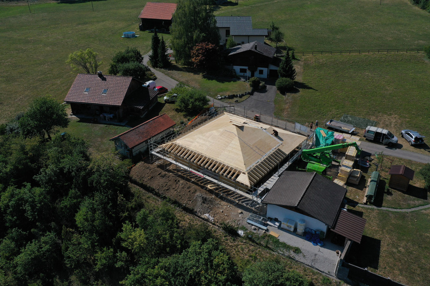 有金字塔屋顶的住宅,瑞士 / Charly Jolliet Architecte-27