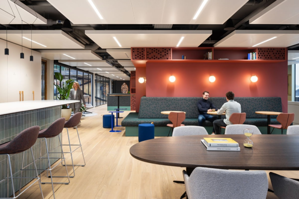 世邦魏理仕办公室

注：CBRE 是全球知名的房地产服务和投资管理公司世邦魏理仕（CBRE Group, Inc.）的英文缩写 丨荷兰兹沃勒丨CBRE Design Collective-0