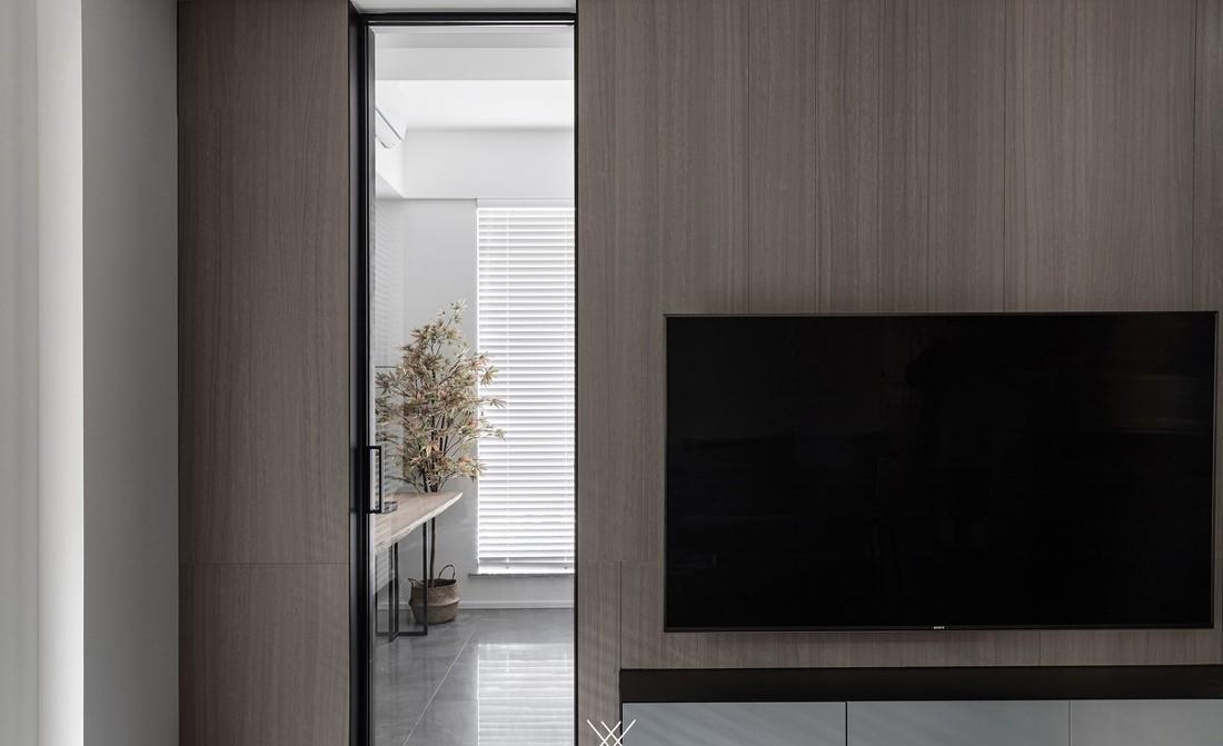 旧房翻新 | 环形落地窗主卧设计，功能与美学的完美融合-17