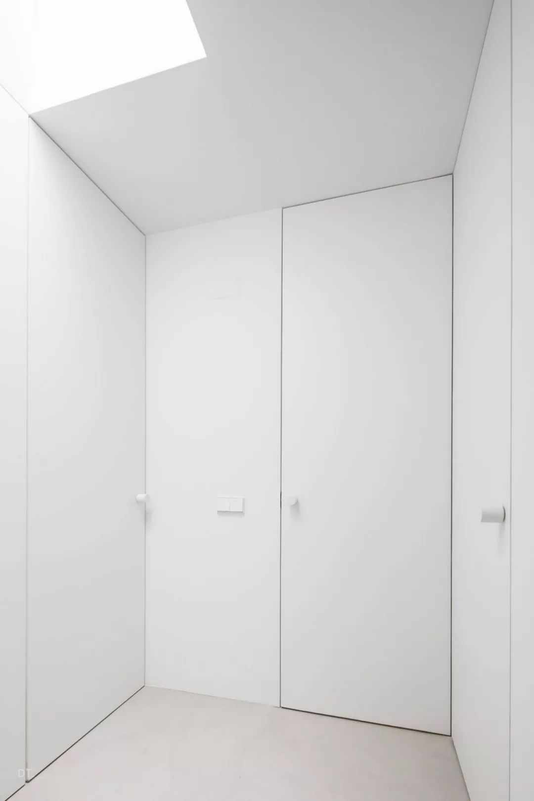 极简主义设计，葡萄牙里斯本的通透空间美学-73