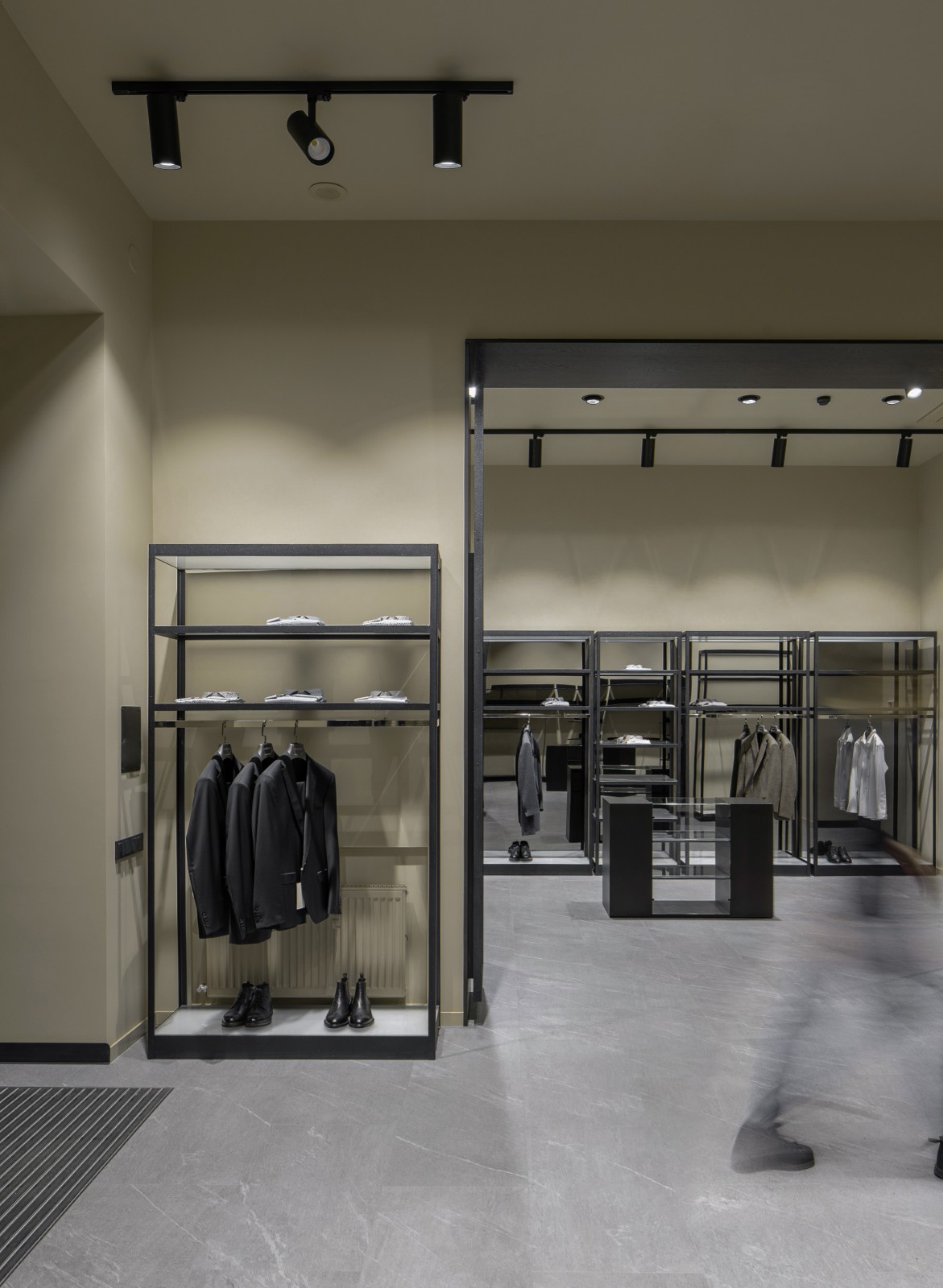 110m²国外极简男士服装店  LIS 设计工作室-1