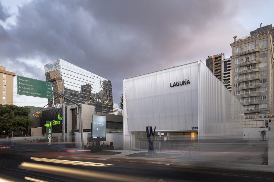 巴西 Laguna 展示空间丨Estudio 41-3