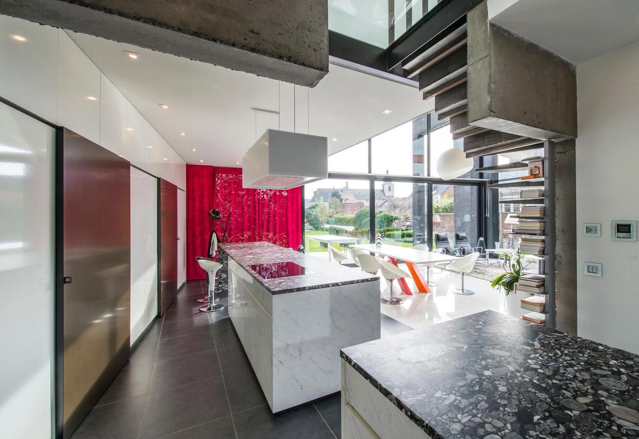 比利时阿尔蒂普改造面包店为明亮通风之家-16