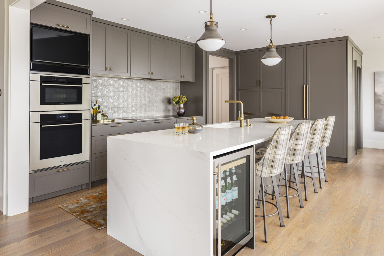 Seattle 水岸山景私人住宅，打造酒店式烹饪娱乐空间-19