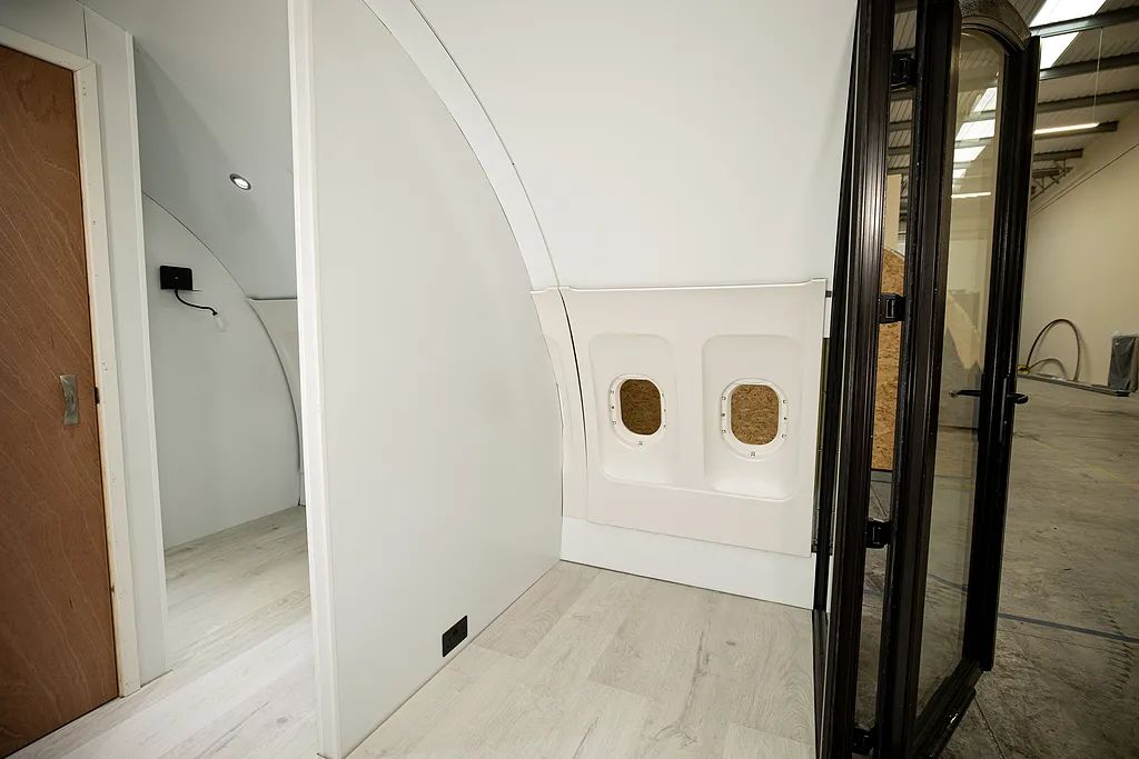 飞机舱式多功能空间设计丨勾勾手设计网-24