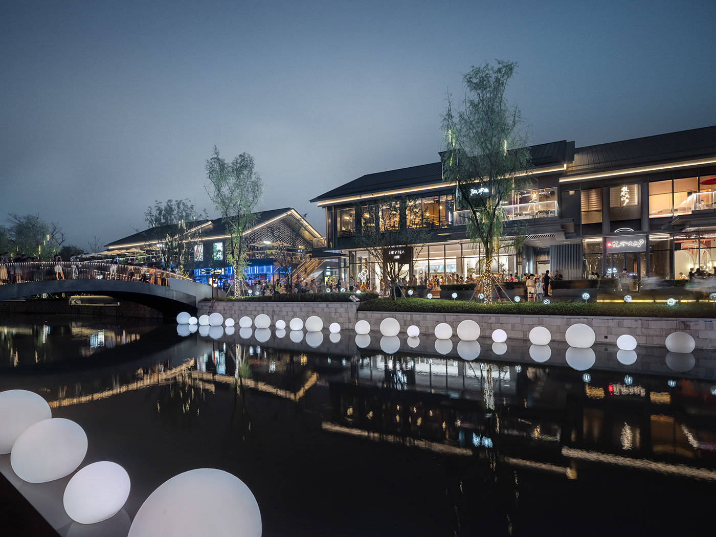 华润嘉兴南湖天地 | 夏谷暑雨团队打造公共商业空间艺术策略-32