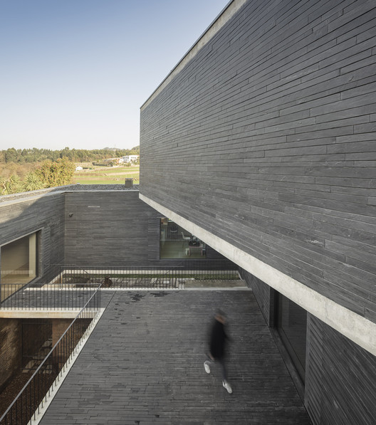 葡萄牙 RPFV House | 融入自然景观的乡村别墅-29