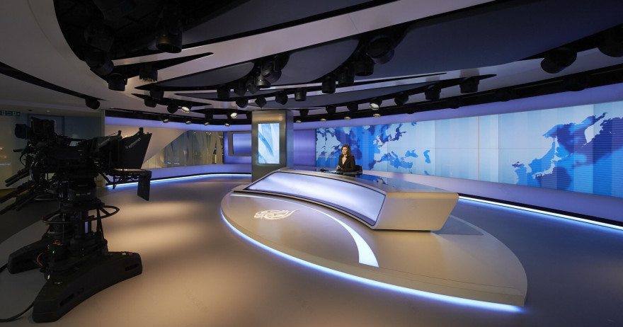 伦敦地标建筑中的“颠覆性”新闻演播室-20