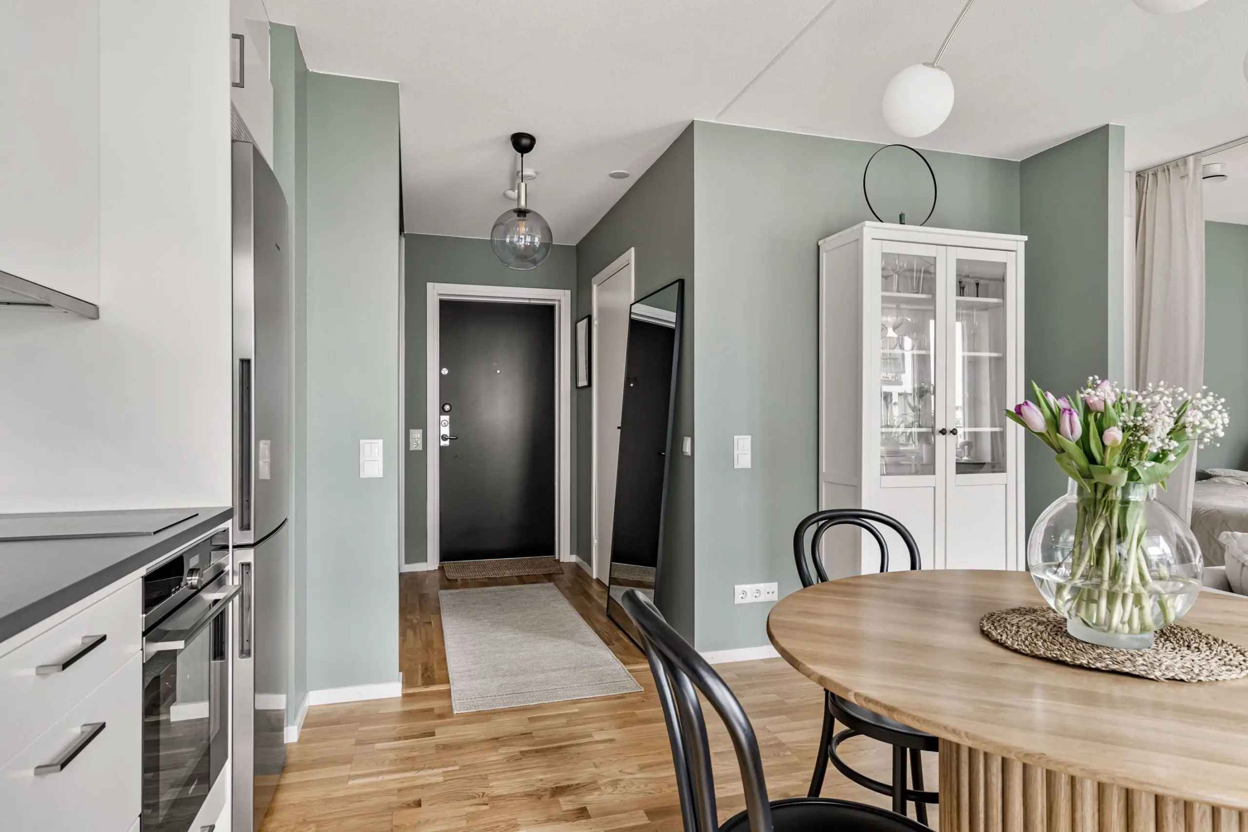 瑞典 34m2 现代工作室,绿意盎然,宽敞明亮-13