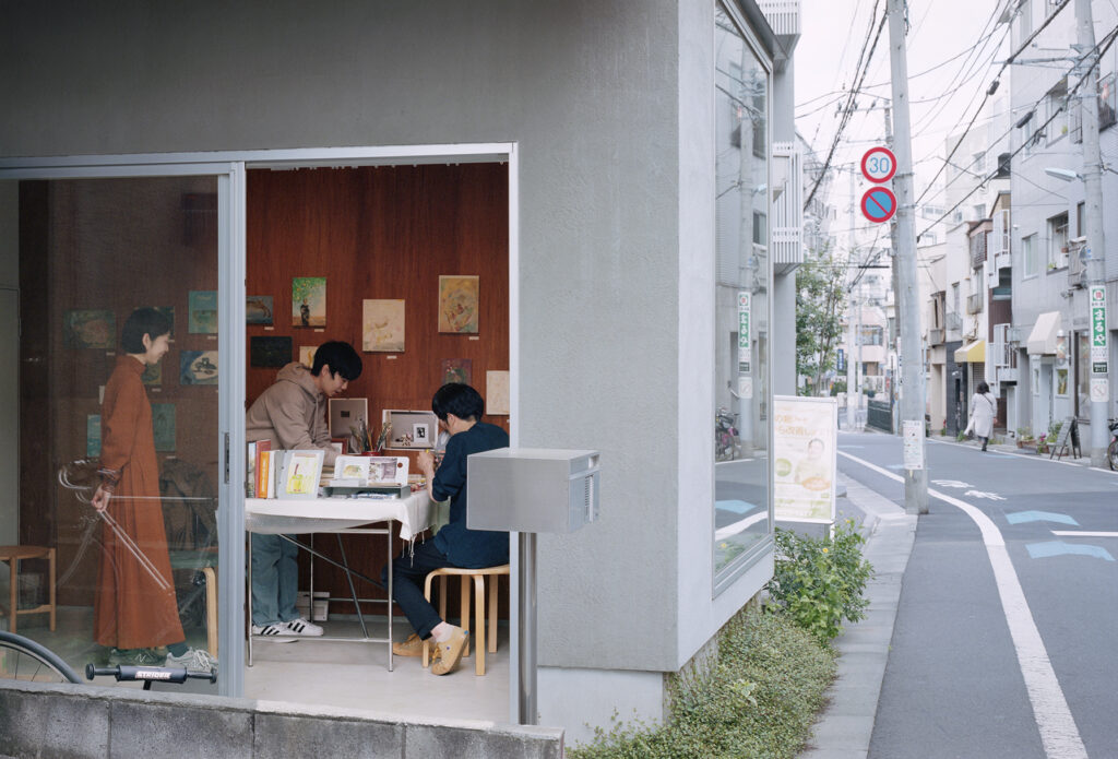 都市に住まう建築家の選択　家の中と外に、たくさんの居場所を作る | Architecture | 100%LiFE-16