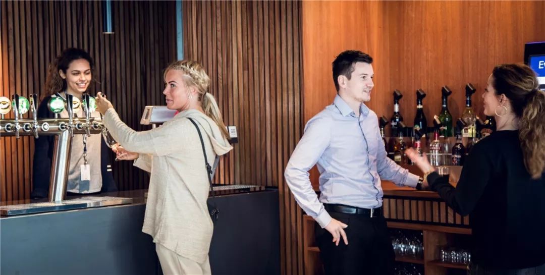 哥本哈根机场明捷贵宾休息室 | 绿色北欧风情的舒适港湾-40