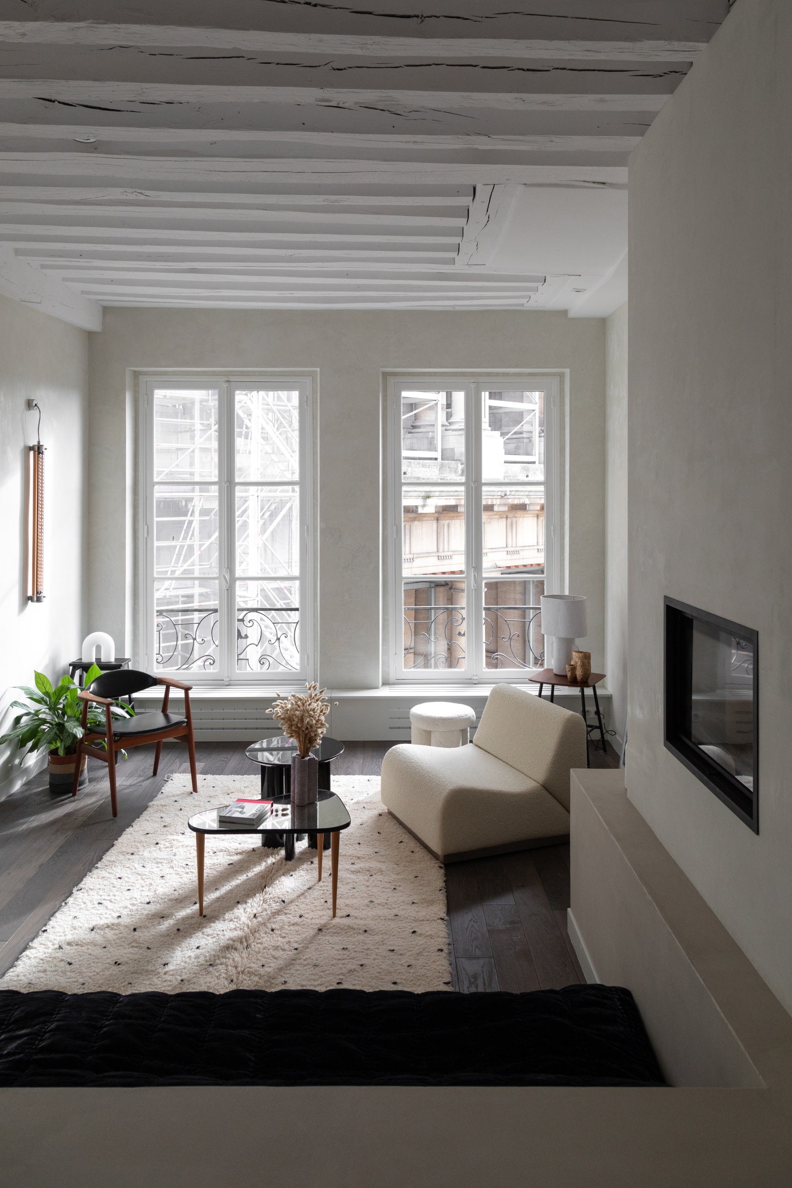 巴黎最小公寓 | 创意设计诠释极致空间利用-7