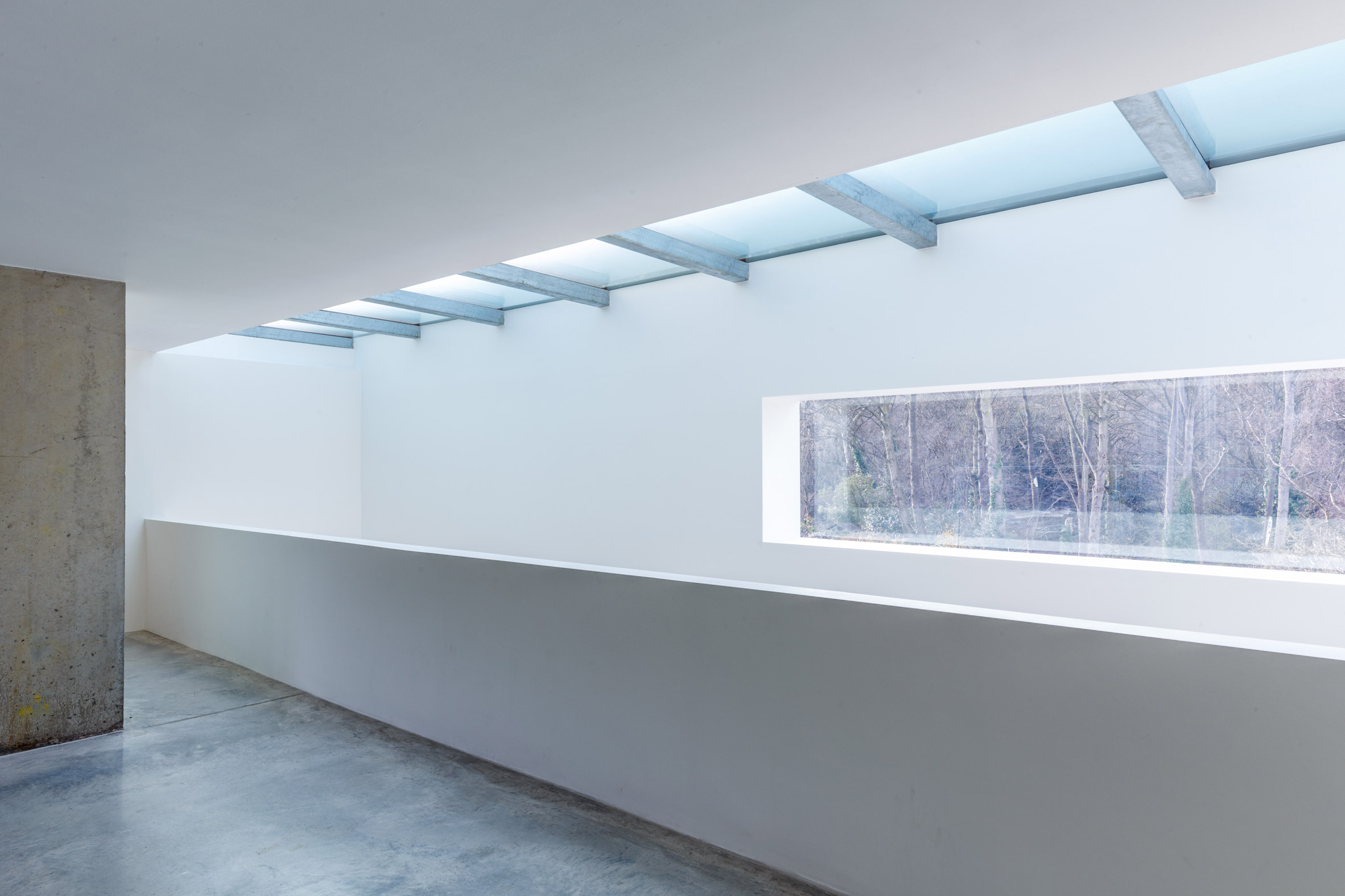 Guard Tillman Pollock slots modernist-styled Holm House behind Highgate home-21