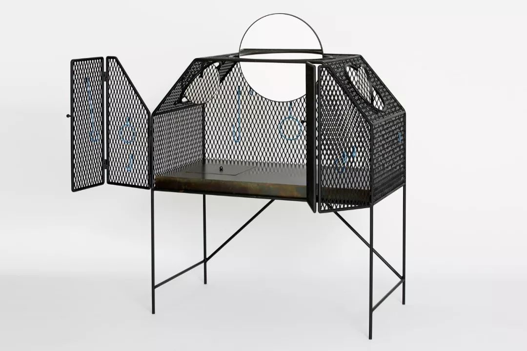 多学科设计大师 Faye Toogood 的手工实验艺术-25