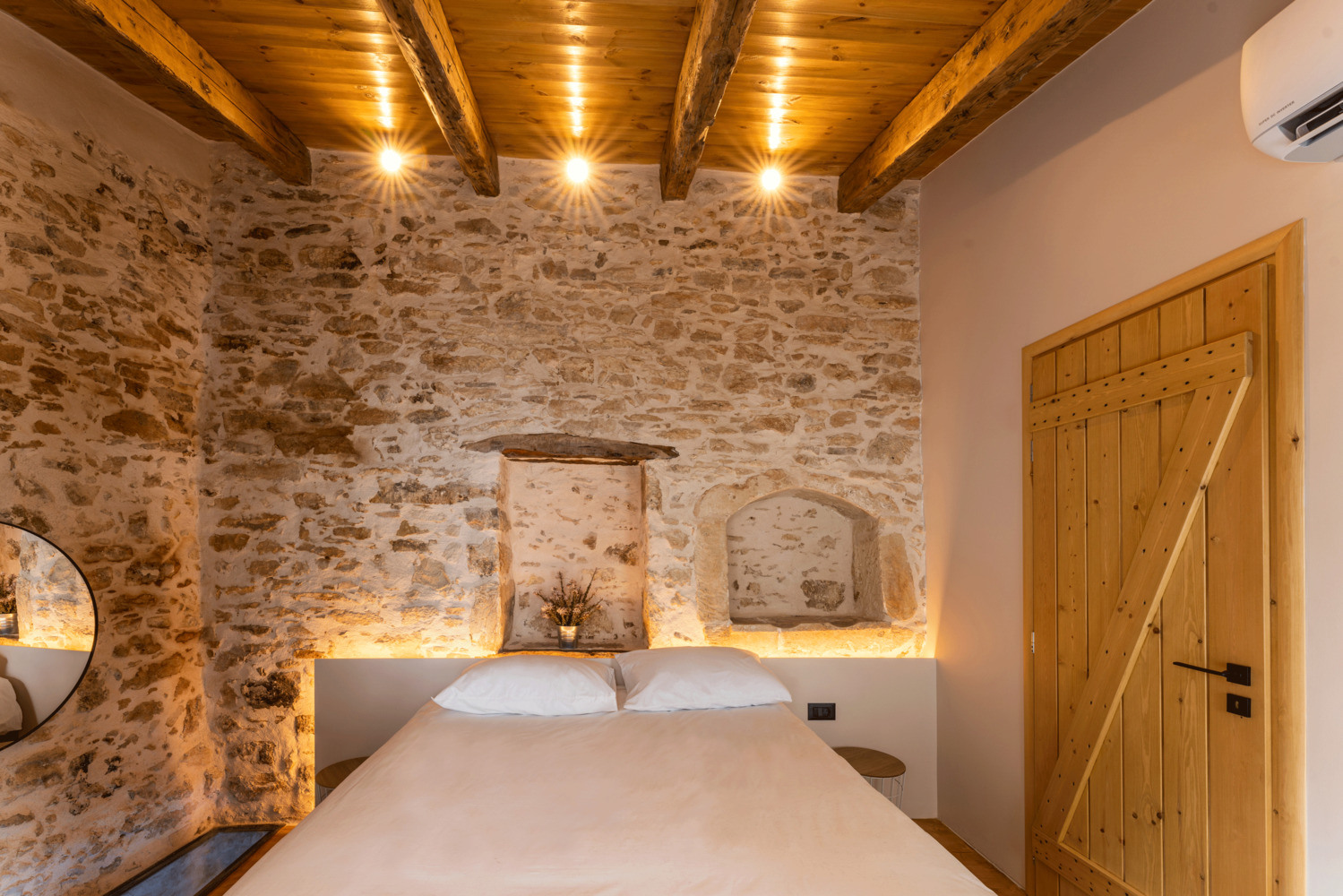 希腊 Coo House · 古老石屋的现代重生丨Zeropixel Architects-23