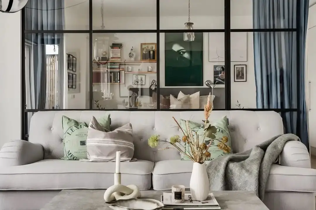 瑞典马尔默 54m2 公寓 | 玻璃卧室与温馨海景-3