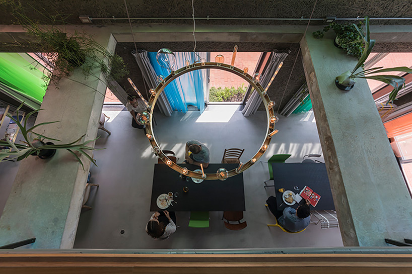 清水模与多彩的窗帘:大阪工业风设计旅馆THE BLEND INN-10