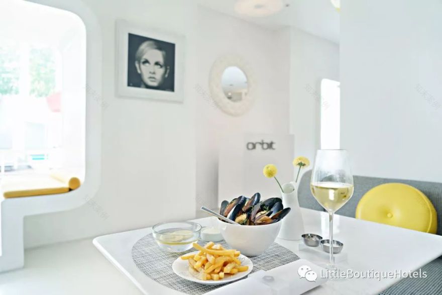 巴厘岛"Luna2"酒店 | 复古未来主义的室内设计盛宴-12