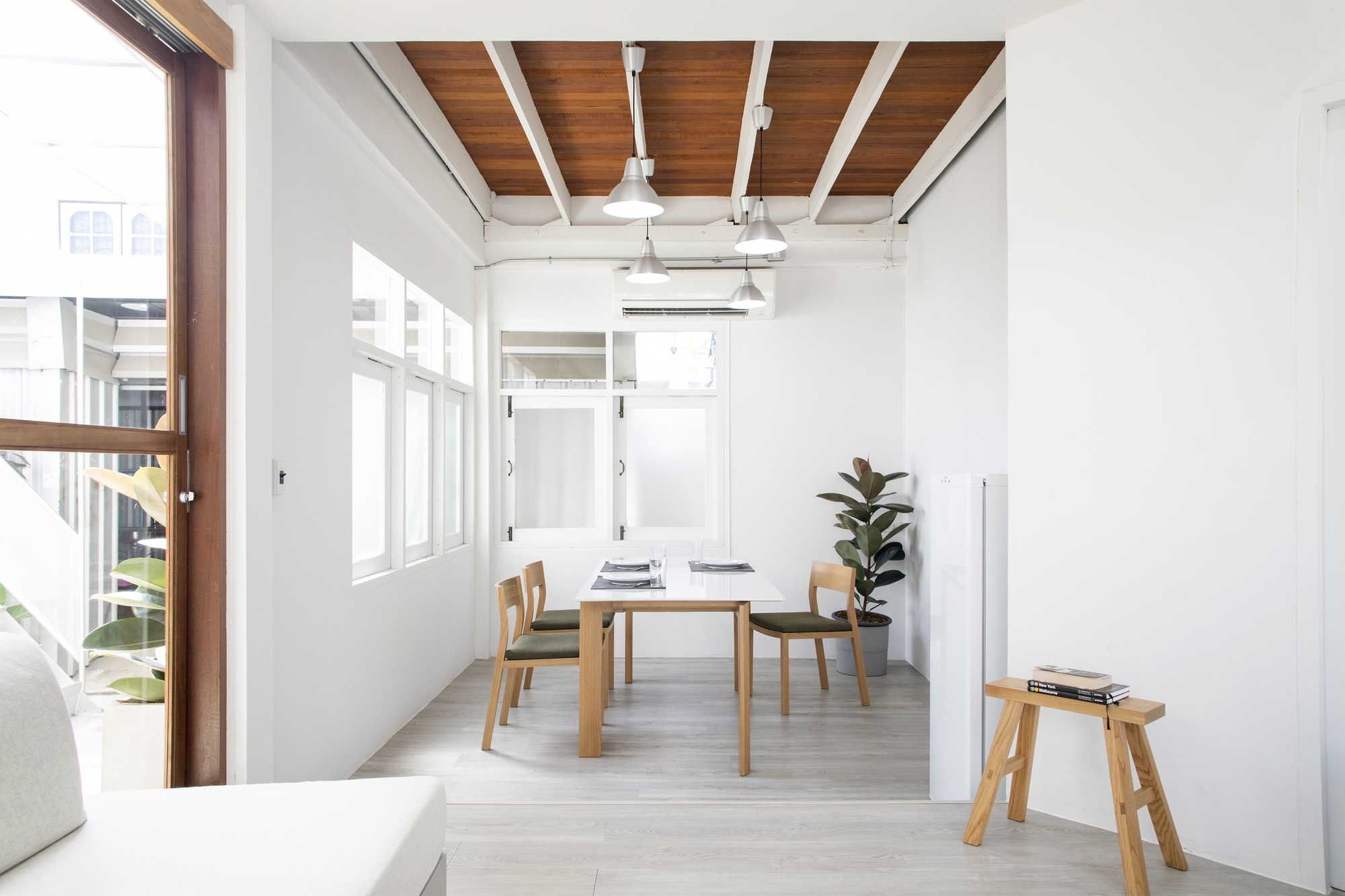 曼谷两代同堂住宅翻新-21