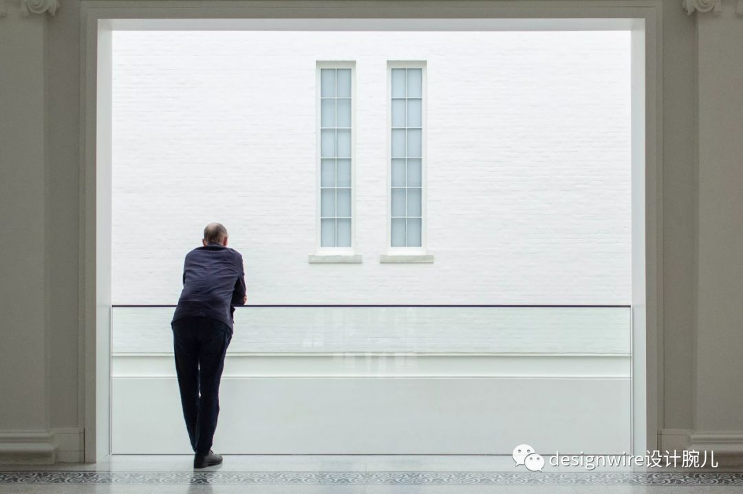 全球首个水上漂浮苹果店，创新设计诠释品牌理念-130