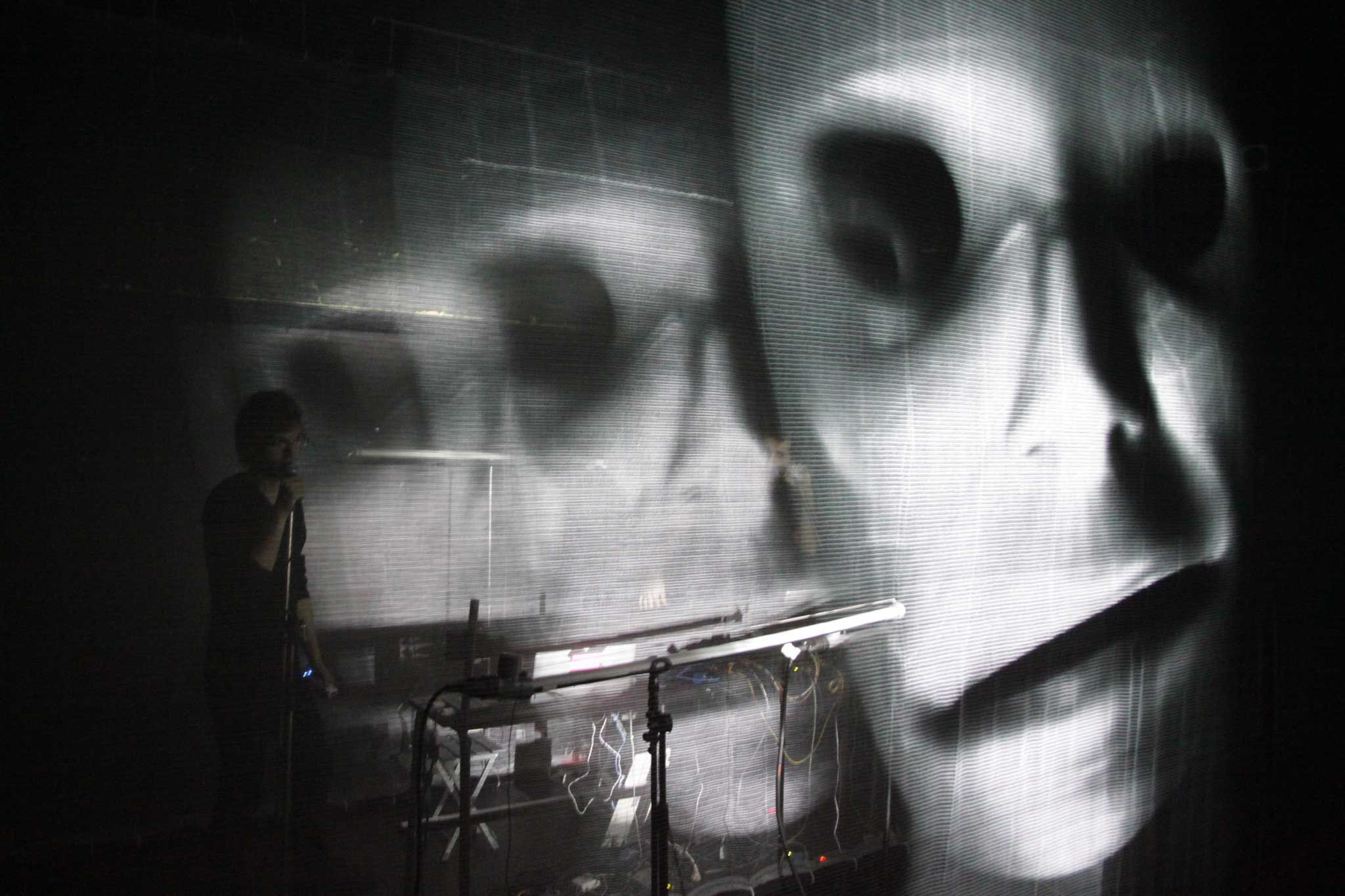 euphorie 为法语，对应的英文是euphoria，中文翻译为欣快感；极度兴奋感 丨法国卡昂-11